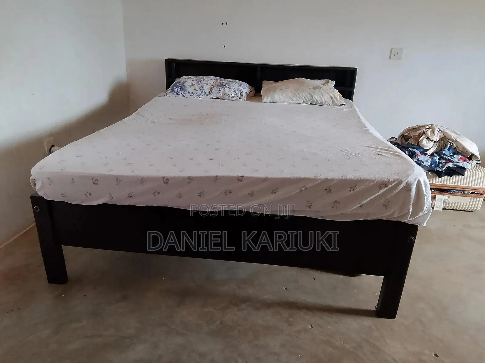 Queen Size Bed With High Density Mattress