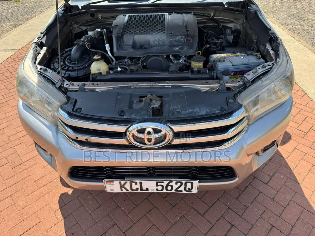 Toyota Hilux 2.5 D-4D 4X4 SRX 2012