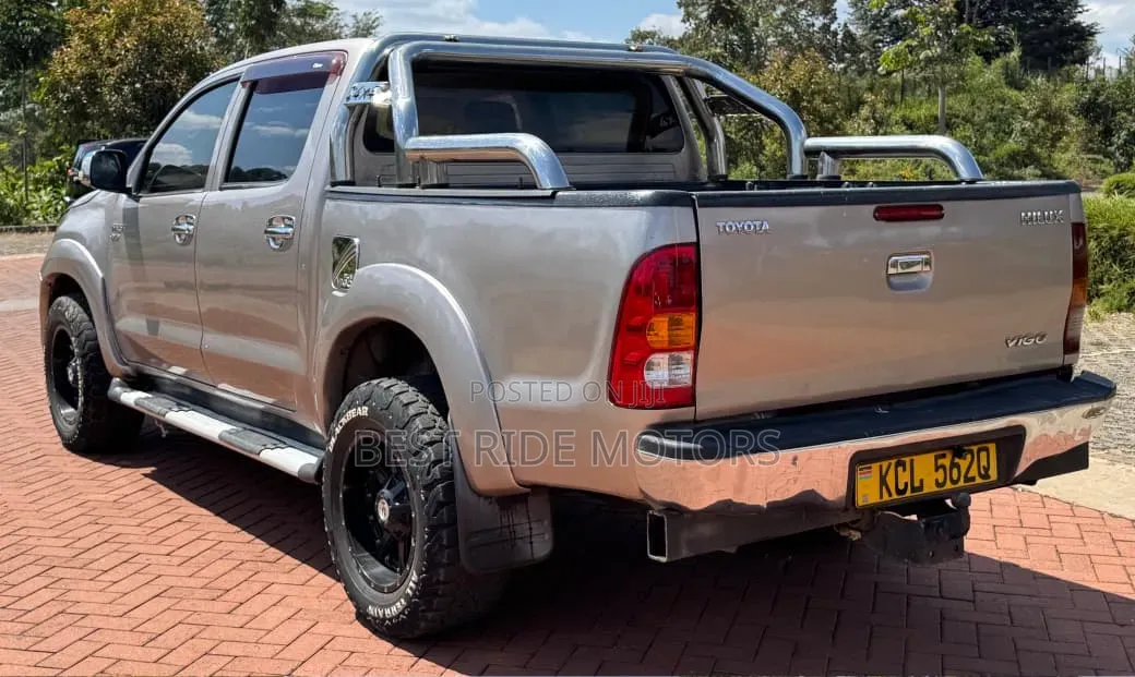 Toyota Hilux 2.5 D-4D 4X4 SRX 2012