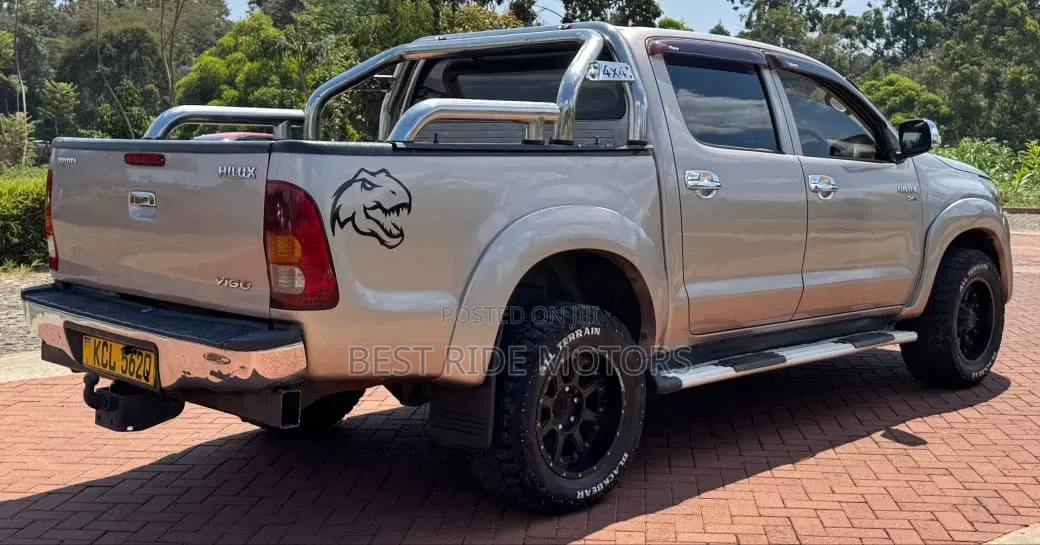 Toyota Hilux 2.5 D-4D 4X4 SRX 2012