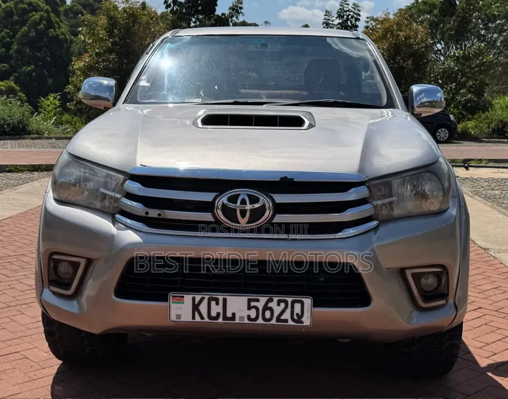 Toyota Hilux 2.5 D-4D 4X4 SRX 2012