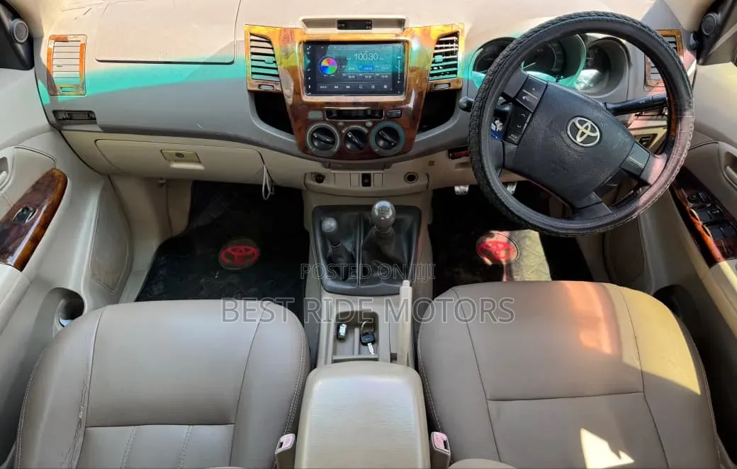 Toyota Hilux 2.5 D-4D 4X4 SRX 2012