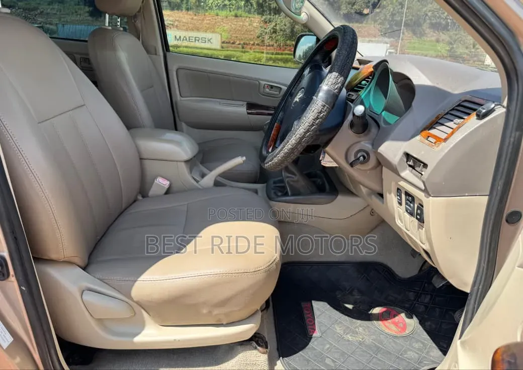 Toyota Hilux 2.5 D-4D 4X4 SRX 2012