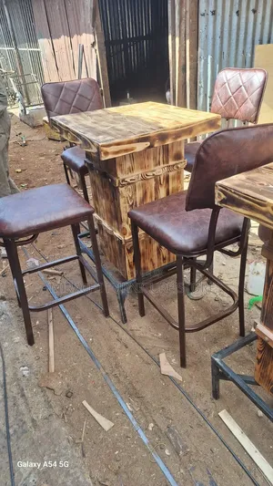 Morden Bar Stools Set