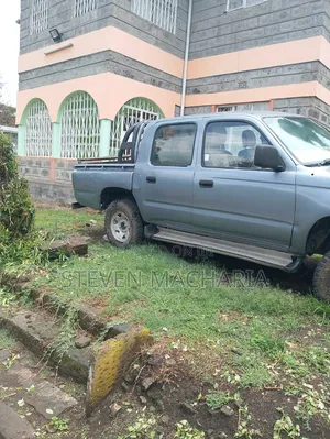 Toyota Hilux 2.5 Cab 2005 Gray