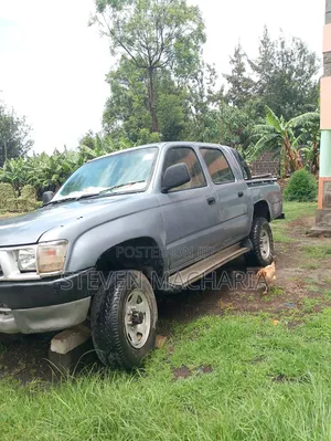 Toyota Hilux 2.5 Cab 2005 Gray