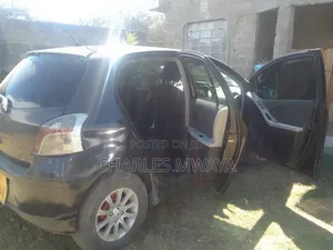 Toyota Vitz 1.0 FWD 5dr 2010 Black