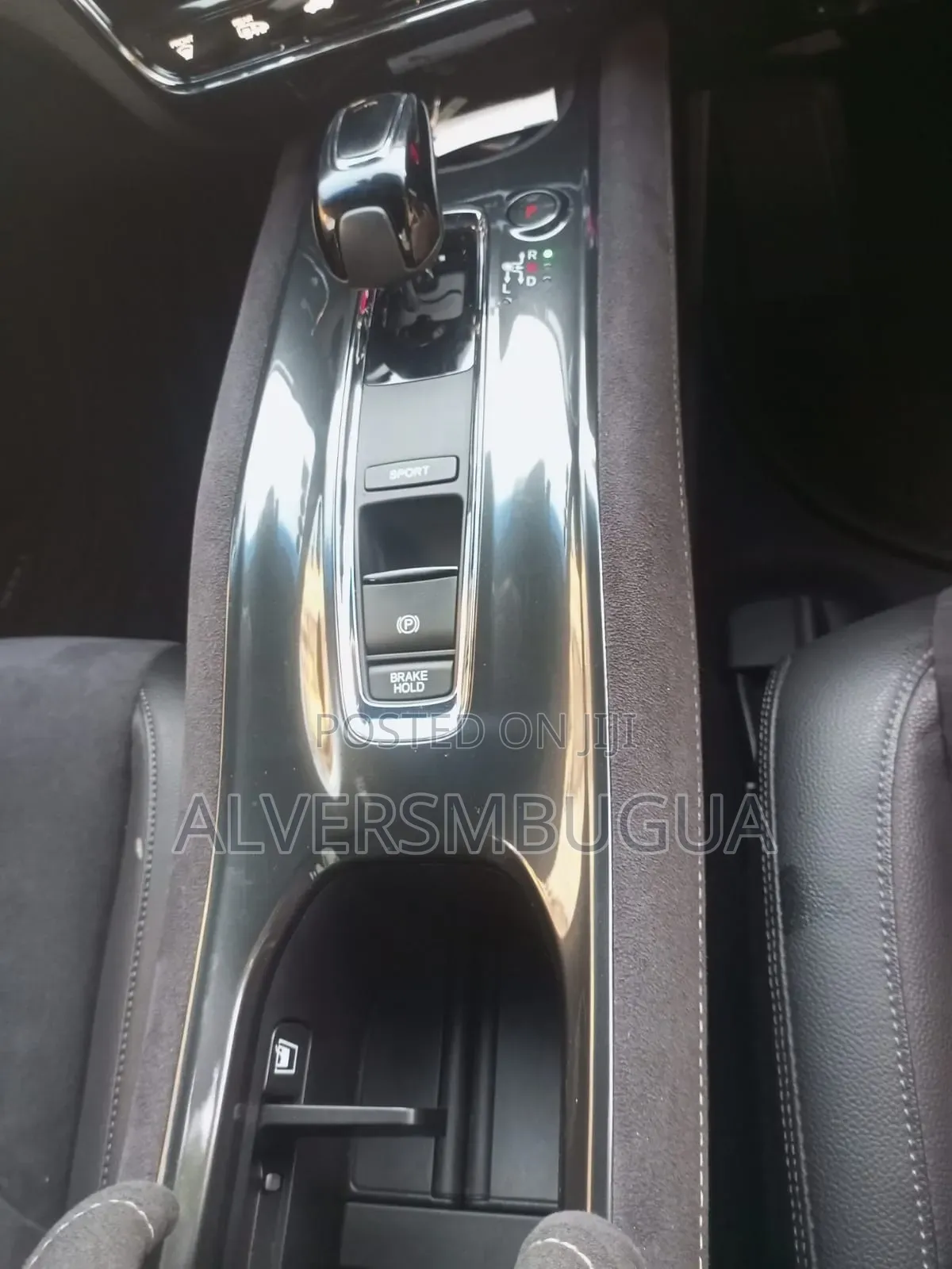 Honda Vezel 1.5 2WD 172 hp 2019 Off white