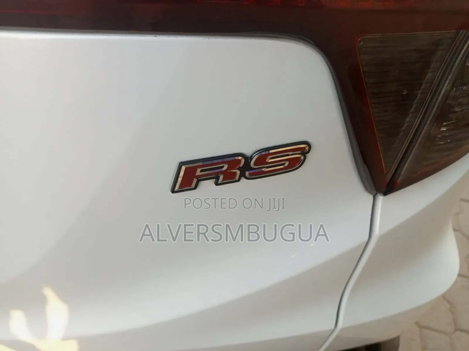 Honda Vezel 1.5 2WD 172 hp 2019 Off white