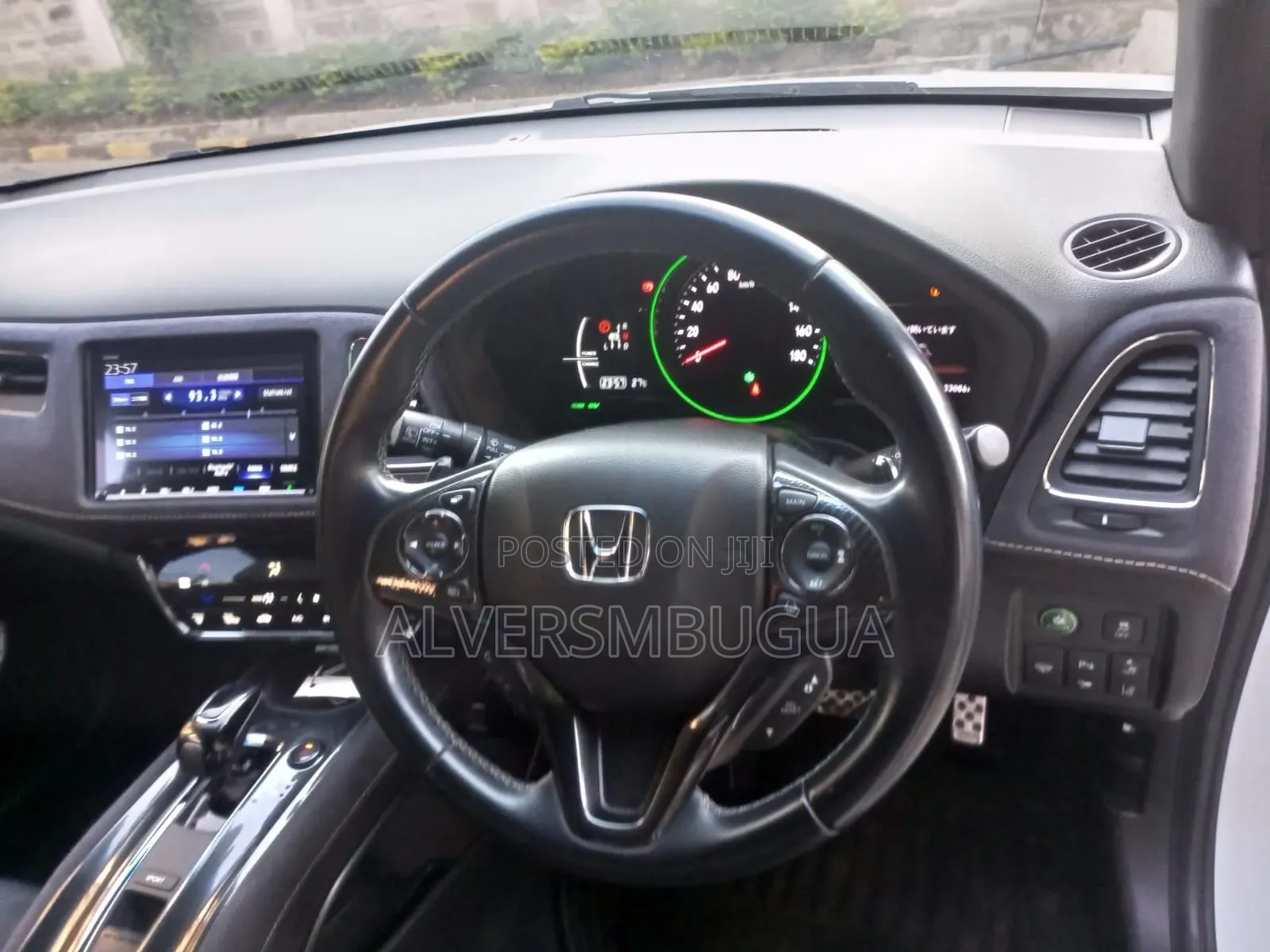 Honda Vezel 1.5 2WD 172 hp 2019 Off white