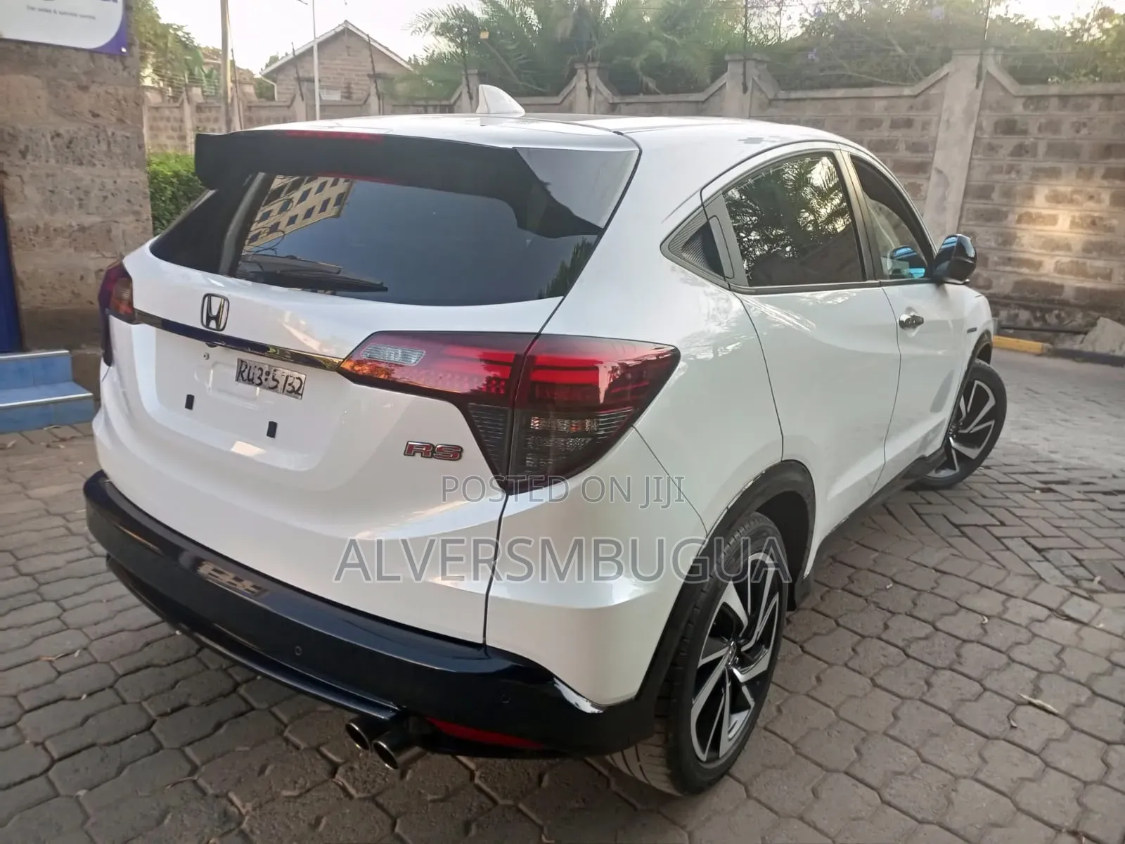 Honda Vezel 1.5 2WD 172 hp 2019 Off white