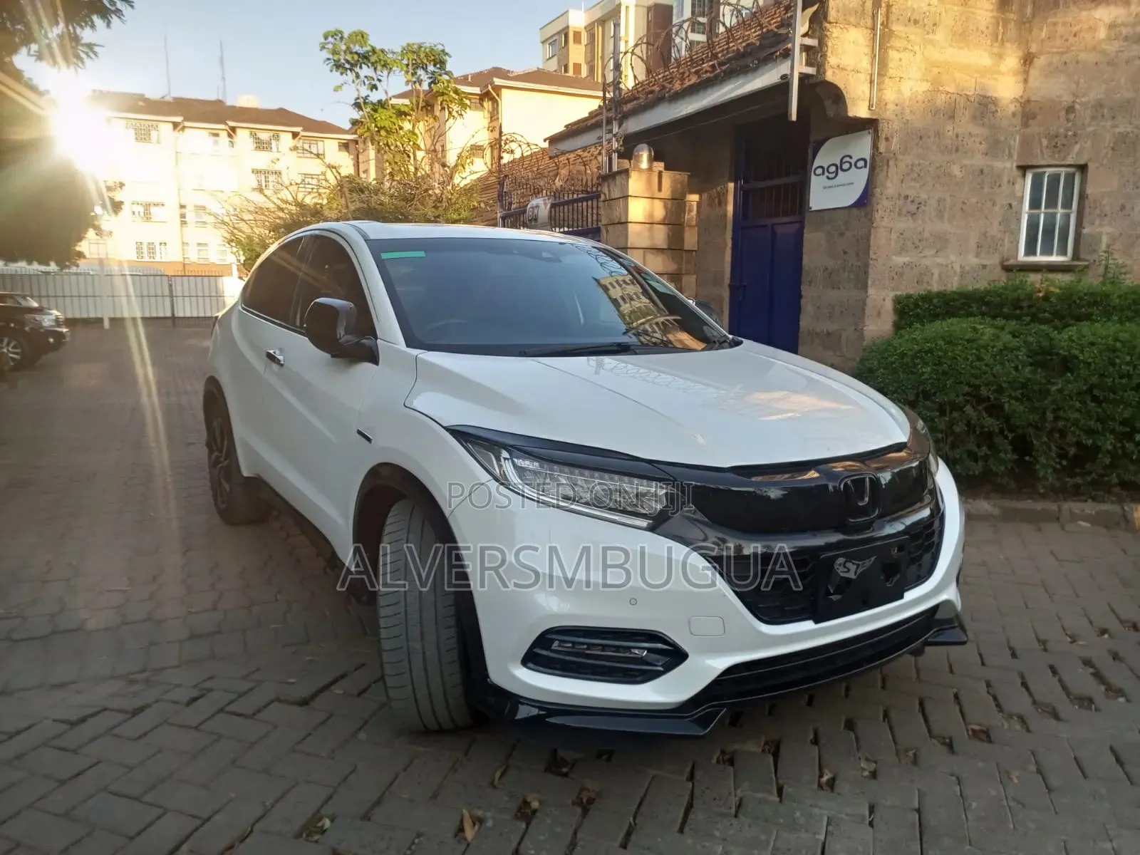 Honda Vezel 1.5 2WD 172 hp 2019 Off white