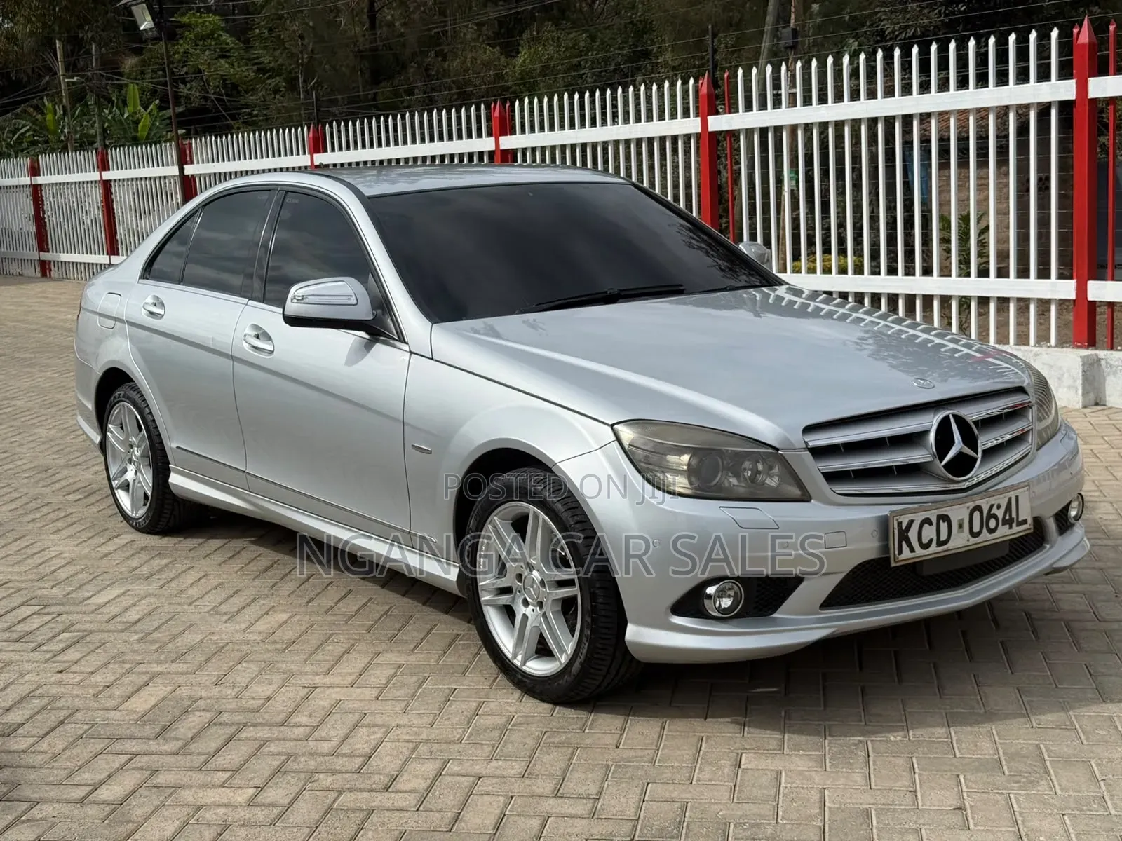 Mercedes-Benz C200 2009 Silver