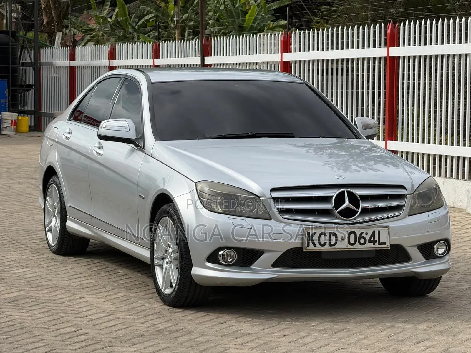 Mercedes-Benz C200 2009 Silver
