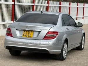Mercedes-Benz C200 2009 Silver