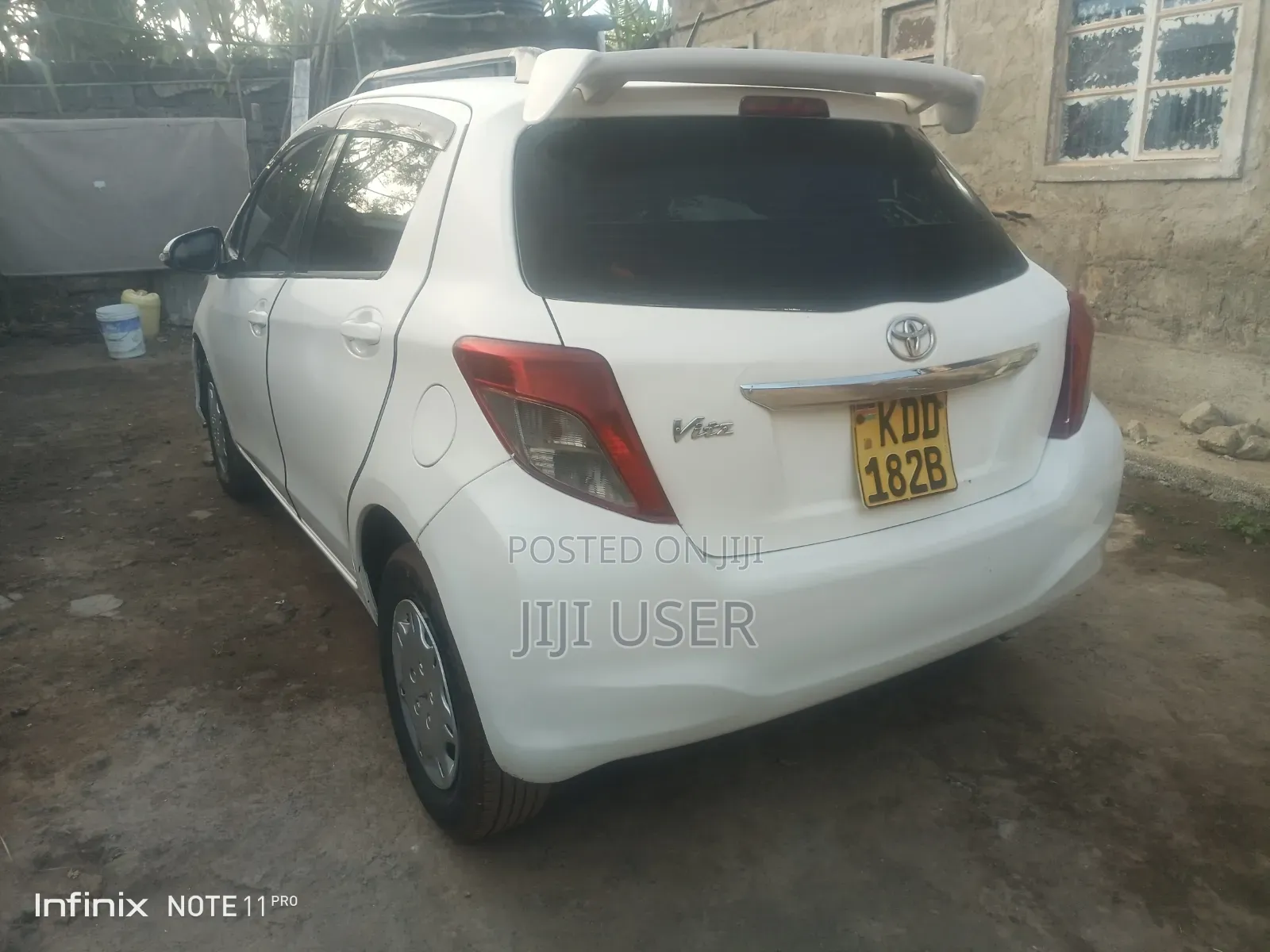 Toyota Vitz 1.0 FWD 5dr 2013 White