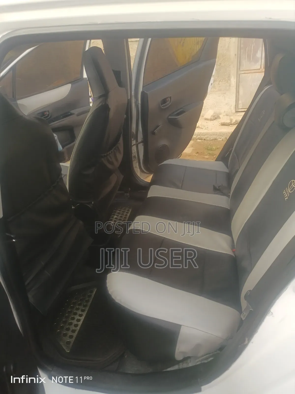 Toyota Vitz 1.0 FWD 5dr 2013 White
