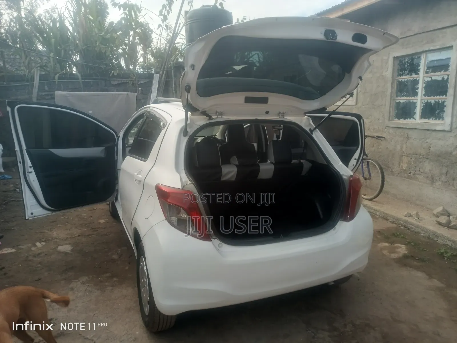 Toyota Vitz 1.0 FWD 5dr 2013 White