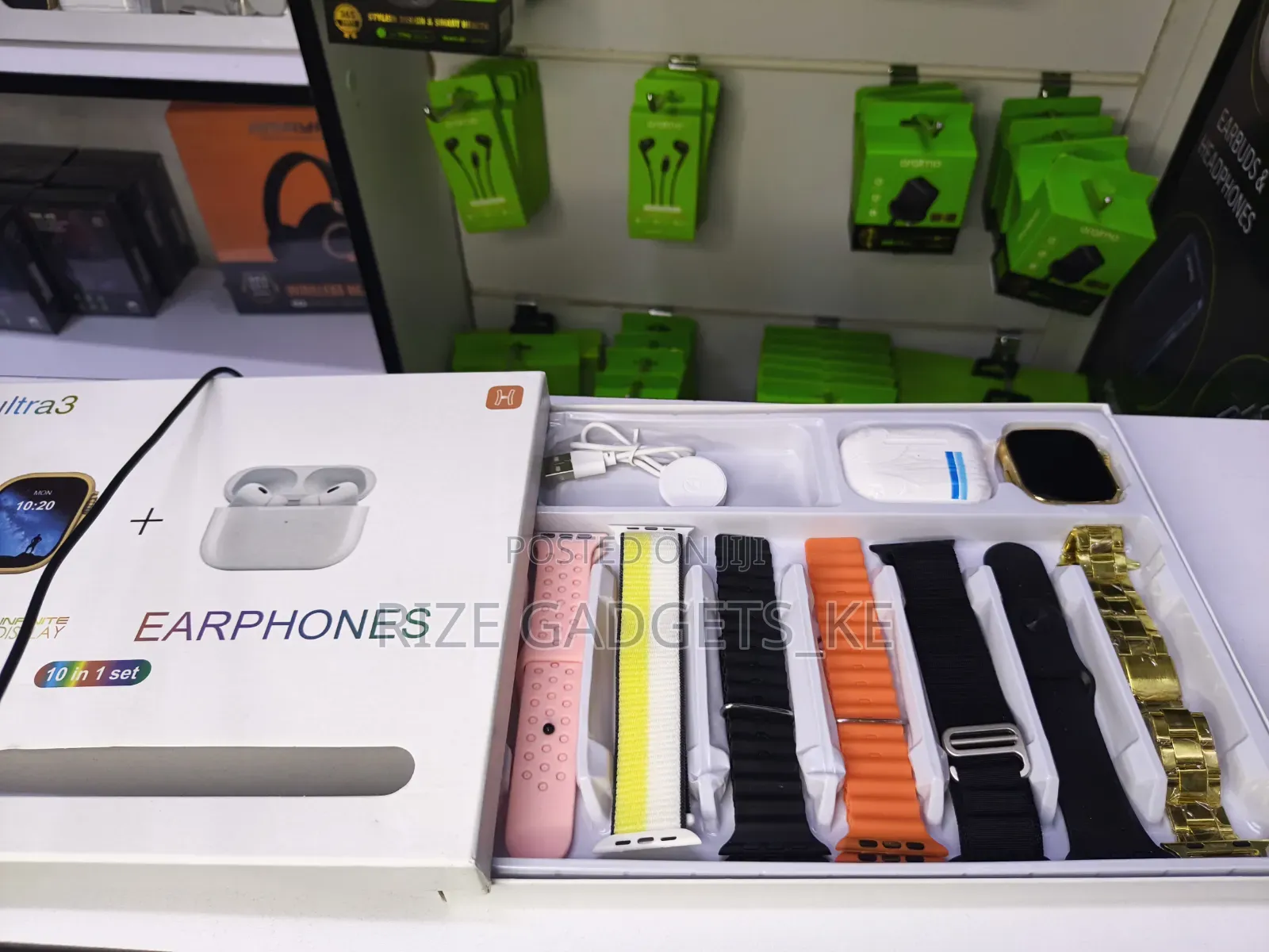 7 in 1 Smartwatch With 7 Straps and Earpods