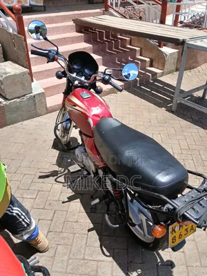 Bajaj Boxer 100 2022 Red