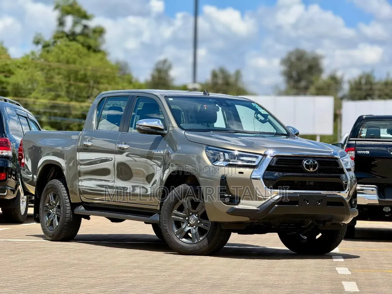 New Toyota Hilux 2024 Brown