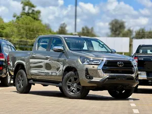 New Toyota Hilux 2024 Brown
