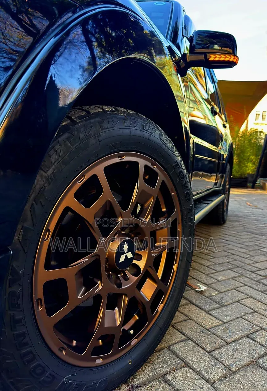 Mitsubishi Pajero 2019 Black