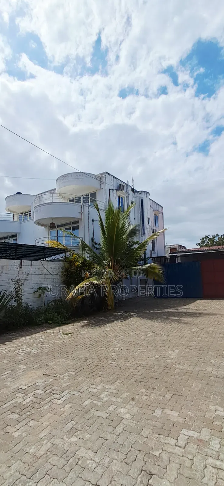 12bdrm Maisonette in Nyali for sale