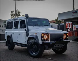 Land Rover Defender Puma 110 SW 2012 White