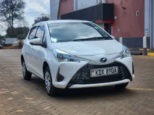 Toyota Vitz 1.0 FWD 5dr 2019 White