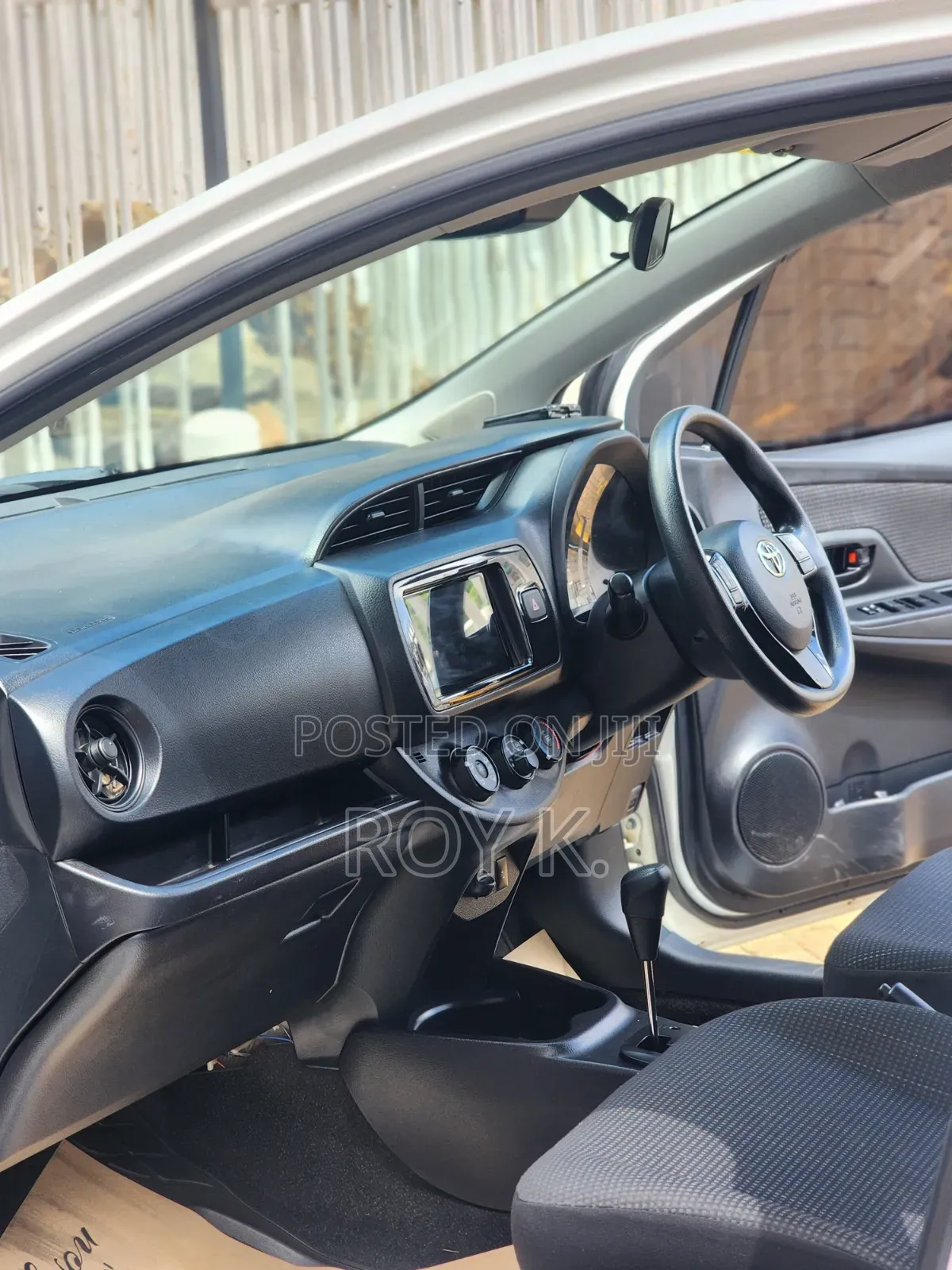 Toyota Vitz 1.0 FWD 5dr 2019 White