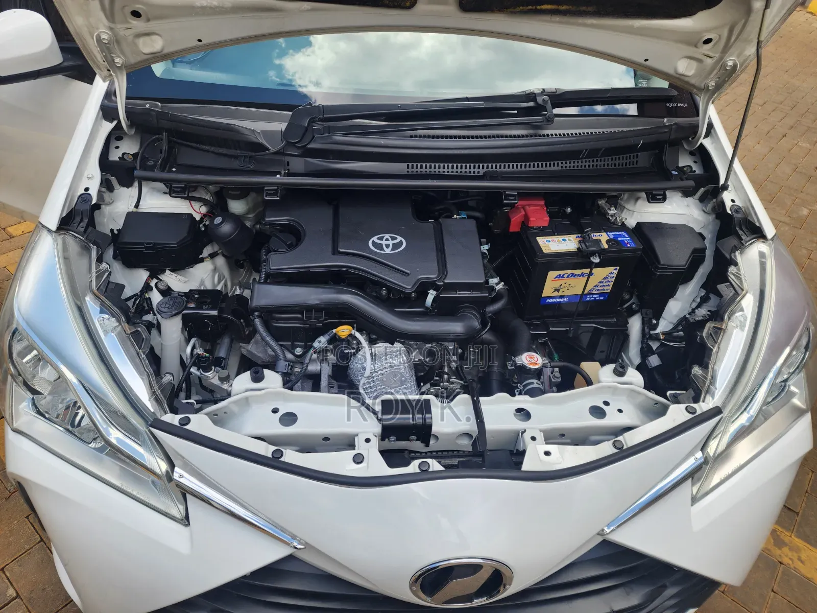 Toyota Vitz 1.0 FWD 5dr 2019 White
