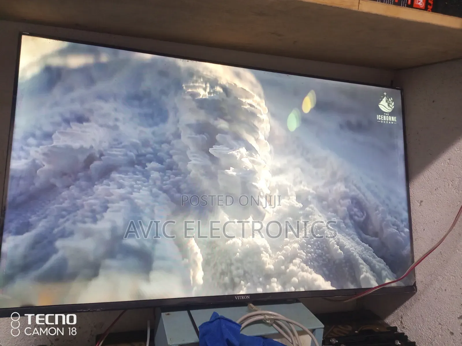 43" Smart Vitron TV