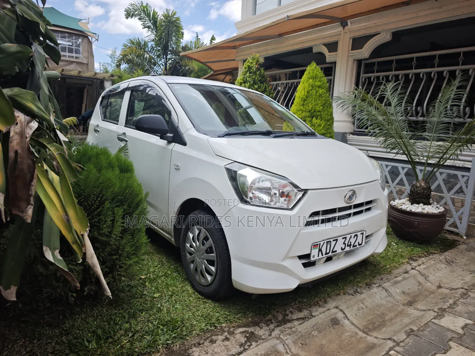 Daihatsu Mira 2019 White