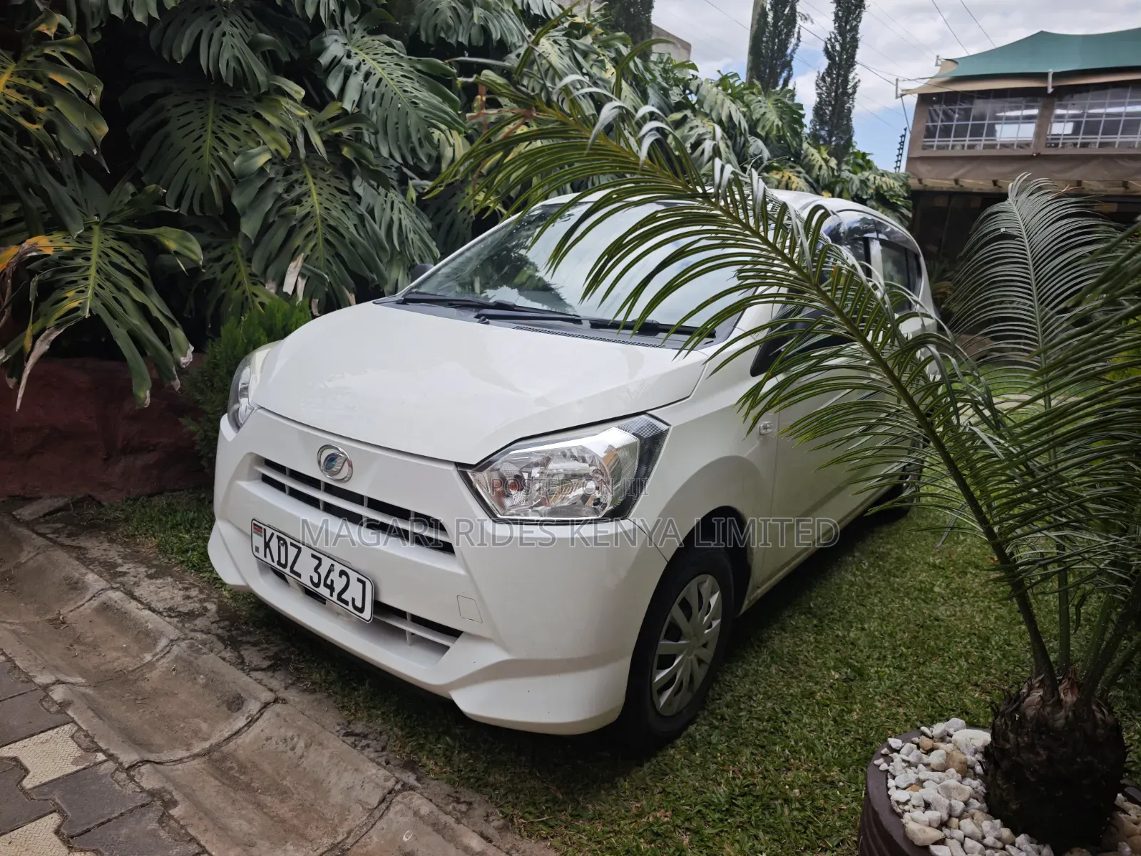 Daihatsu Mira 2019 White