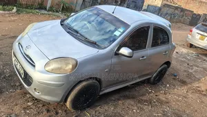 Nissan March 2011 Silver