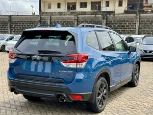 Subaru Forester Premium AWD 2023 Blue