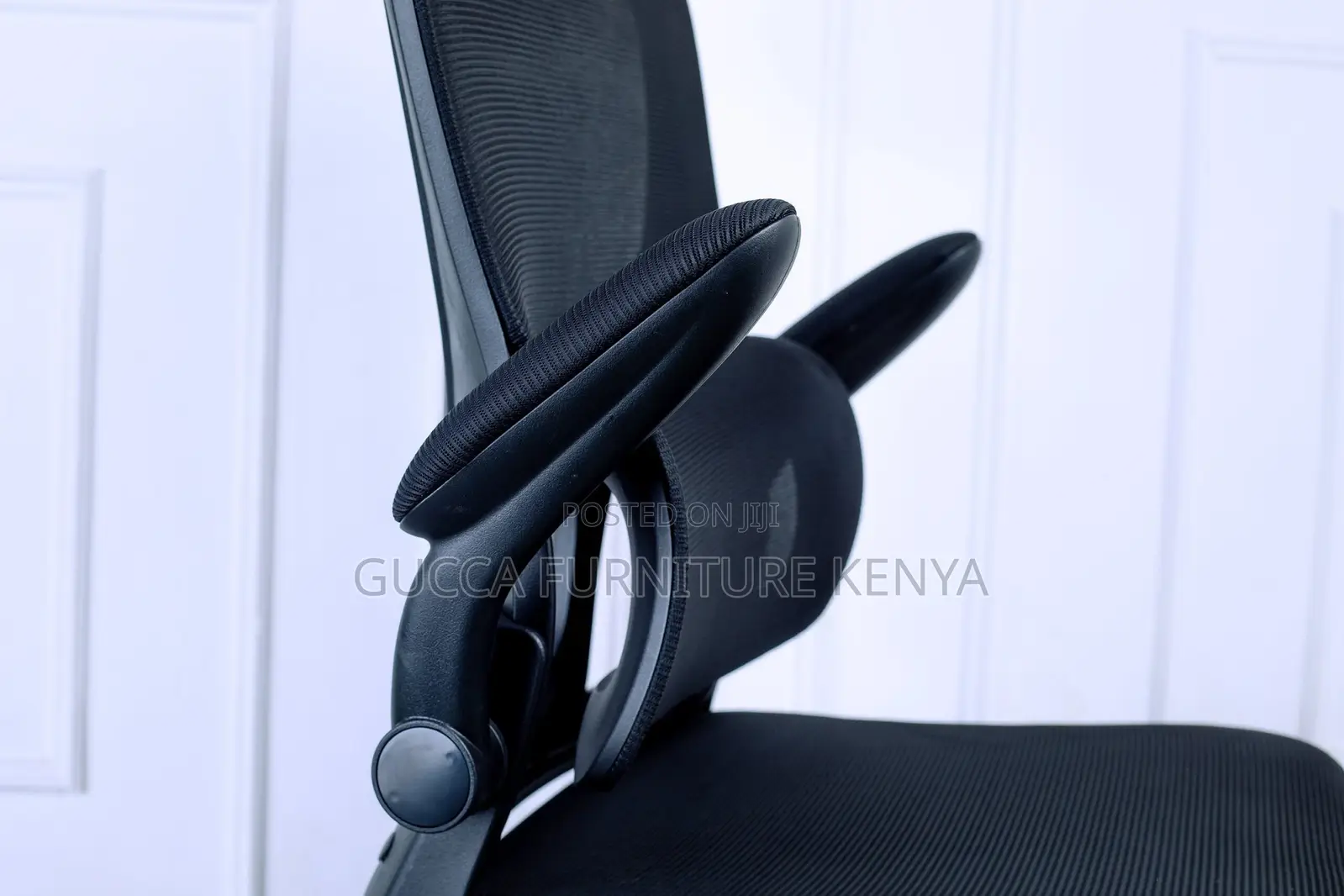 Ergonomic Staff Chair With Flip Armrest