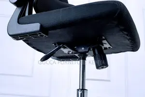 Ergonomic Staff Chair With Flip Armrest