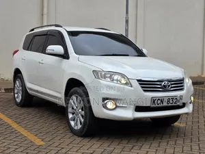 Toyota Vanguard 2010 White