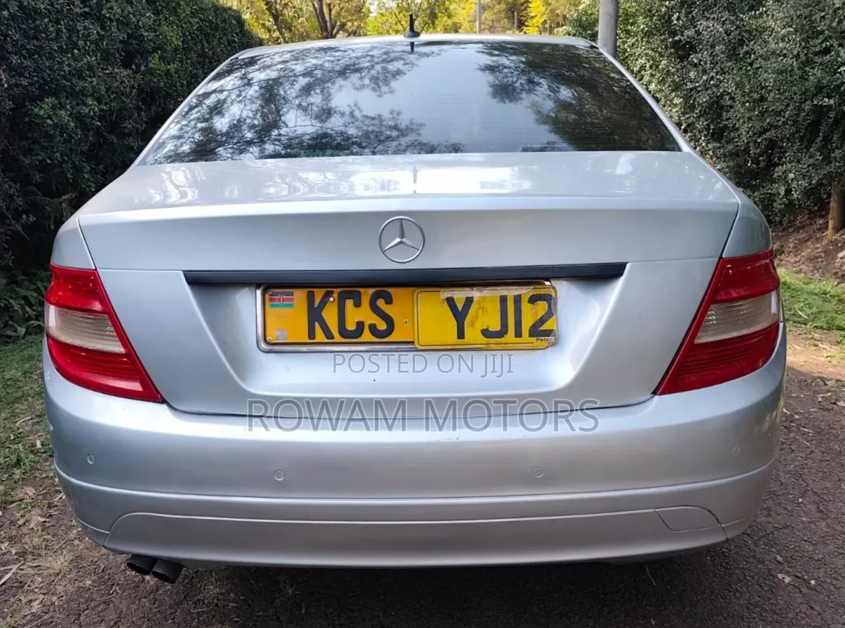 Mercedes-Benz C180 2011 Silver