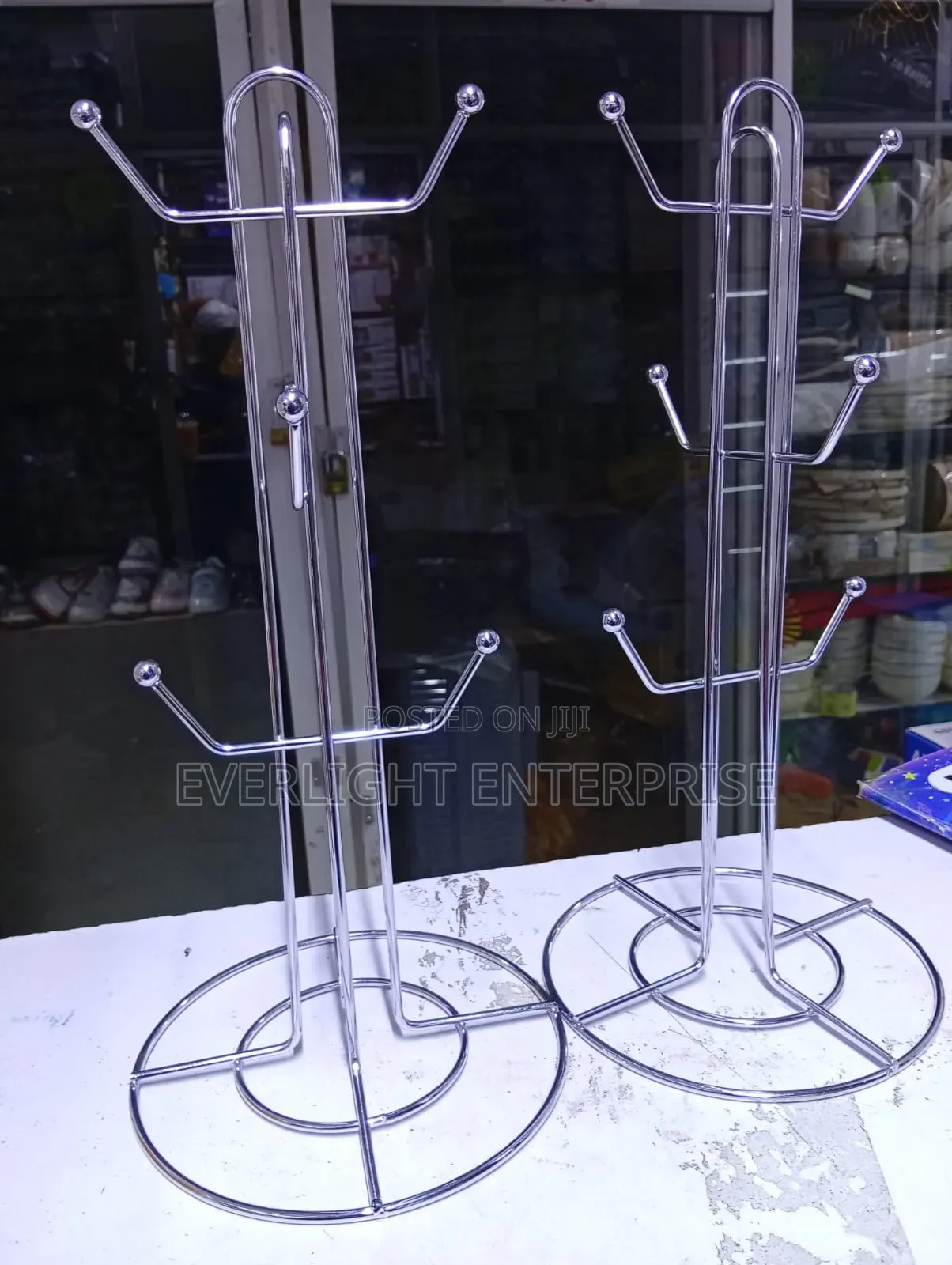 Light Silver Cup Stand