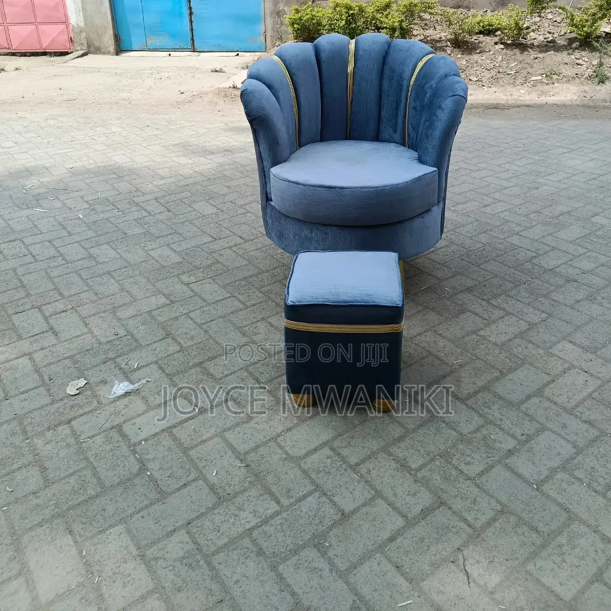 Pedicure Seat, With a Square Stool 