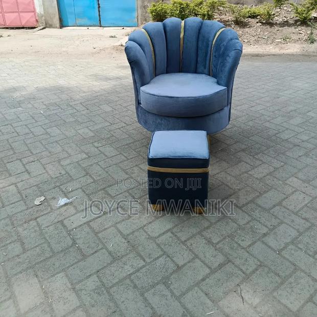 Pedicure Seat, With a Square Stool  - thumbnail 2