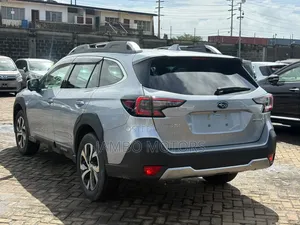 Subaru Outback Premium AWD 2023 Silver