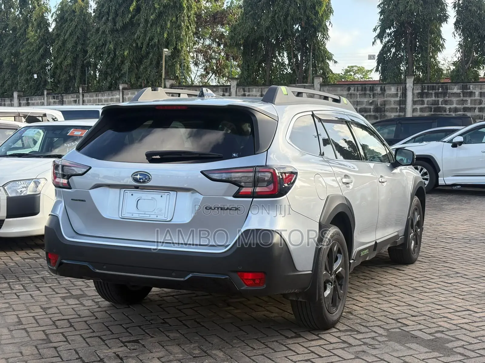 Subaru Outback Premium AWD 2023 Silver