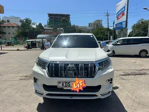 Toyota Land Cruiser Prado 2017 White