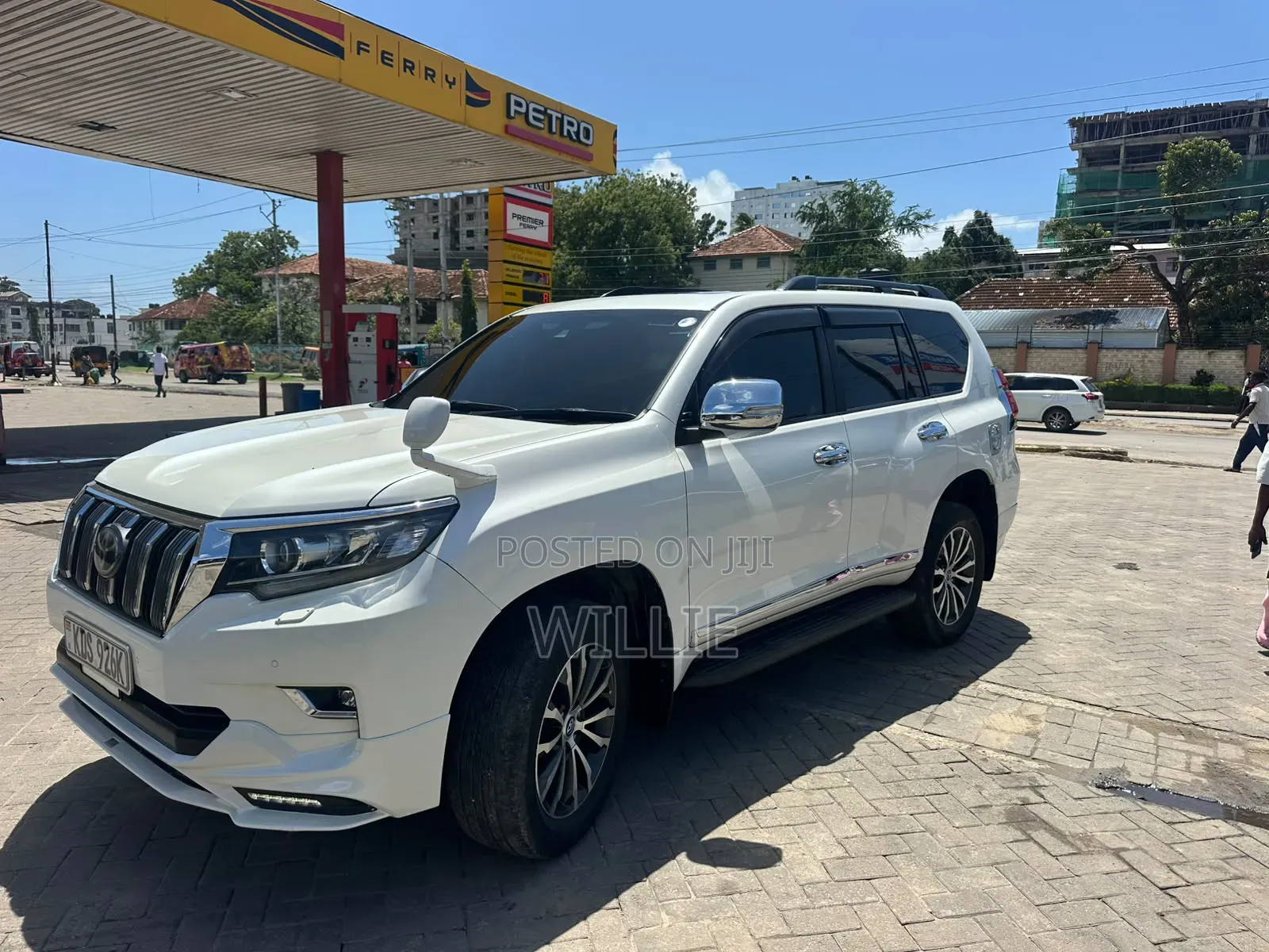 Toyota Land Cruiser Prado 2017 White