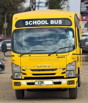 Isuzu NQR 2022 Yellow