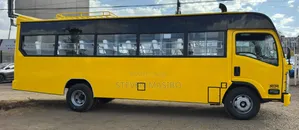 Isuzu NQR 2022 Yellow